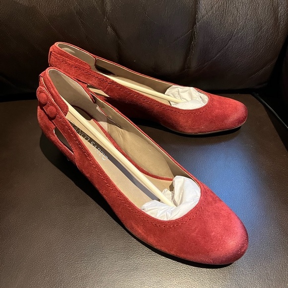 Franco Sarto Chianti Red Suede Low Wedge Button Cut Out Detail Shoes Size 10 Med - Picture 11 of 16